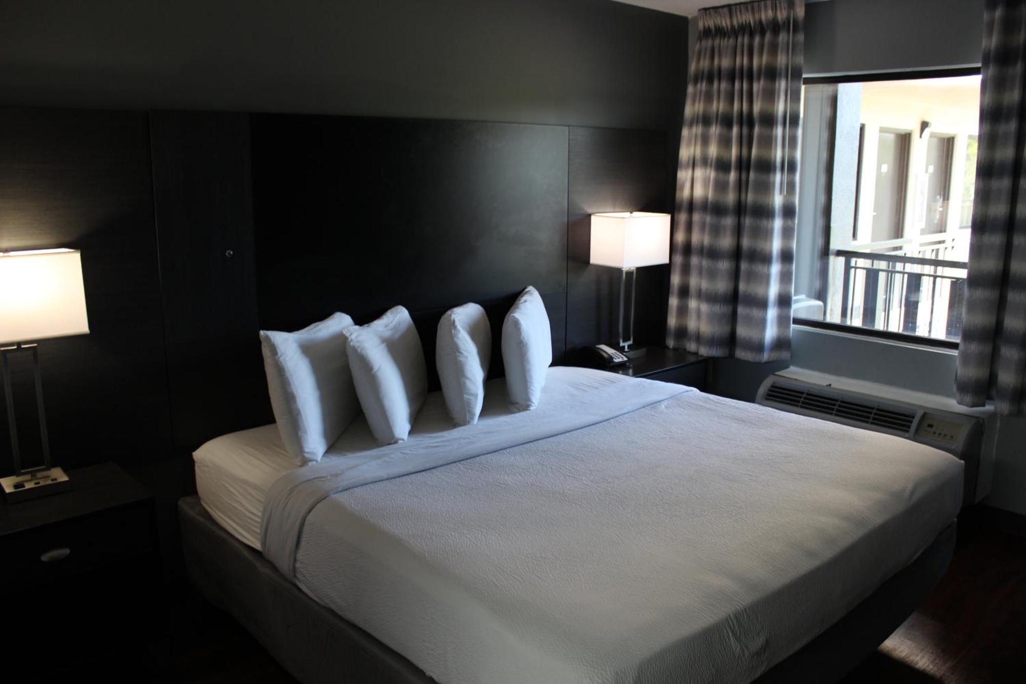 Riverfront Inn Конуэй Экстерьер фото